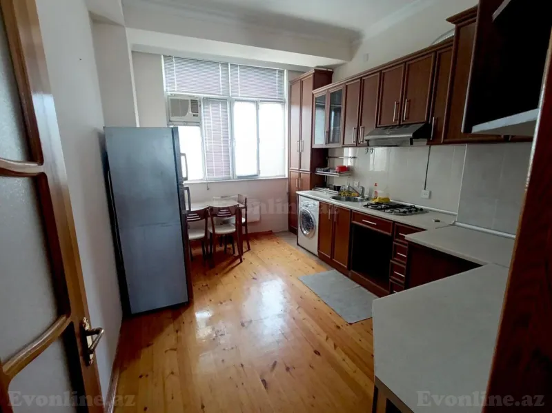 Kirayə verilir 2 otaqlı Mənzil Köhnə tikili 63 m² Bakı, Yasamal r., İnşaatçılar m., Yeni Yasamal — Bakı