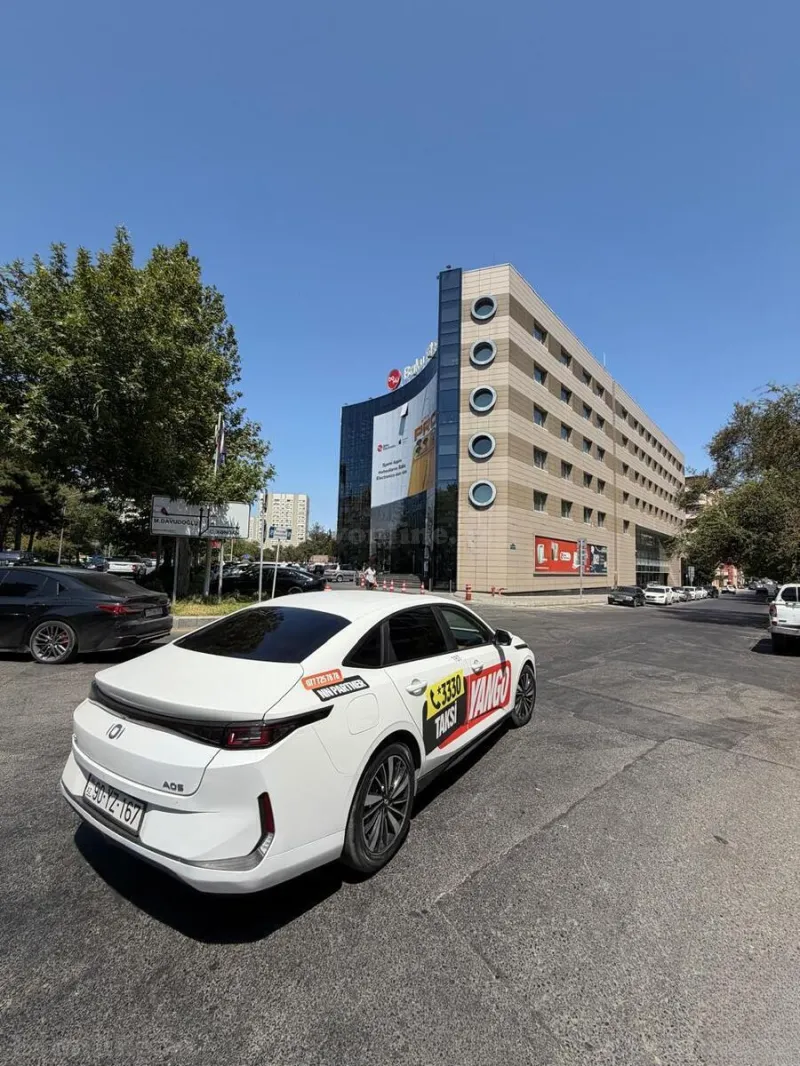 Satılır 2 otaqlı Mənzil Köhnə tikili 70 m² Bakı, Binəqədi r., Azadlıq prospekti m — Mənzil, Bakı (2)