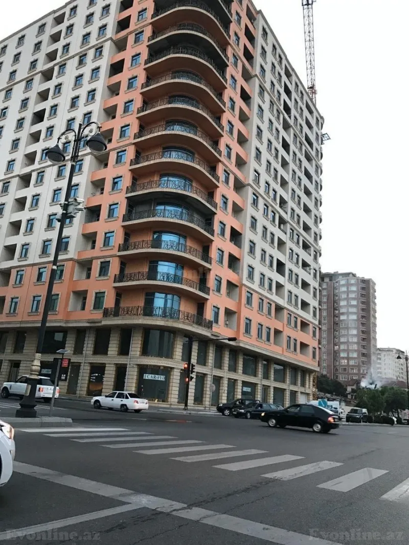 Kirayə verilir 3 otaqlı Mənzil Yeni tikili 135 m² Bakı, Nərimanov r., Gənclik m — İshaq — Apartment