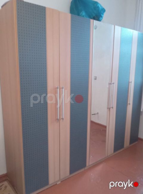 Dolab satılır yaxşı vəziyyətdə 190azn Unvan Xırdalan 7899 Aylin