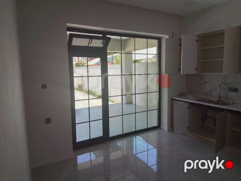 Satılır 4 otaqlı həyət evi/bağ evi 140 m² — Bakı