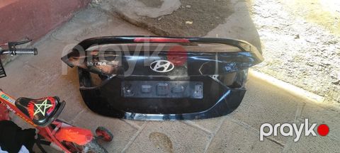 Hyundai Elantra arxa baqaj qapağı (spoylerli) qiymətdə razılaşmaq olar — Şirvan
