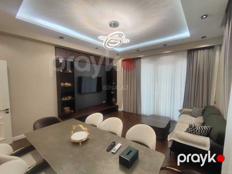 Ağ Şəhərdə 3 otaqlı mənzil kirayə verilir Sahə: 126 m² Mərtəbə: 8-ci