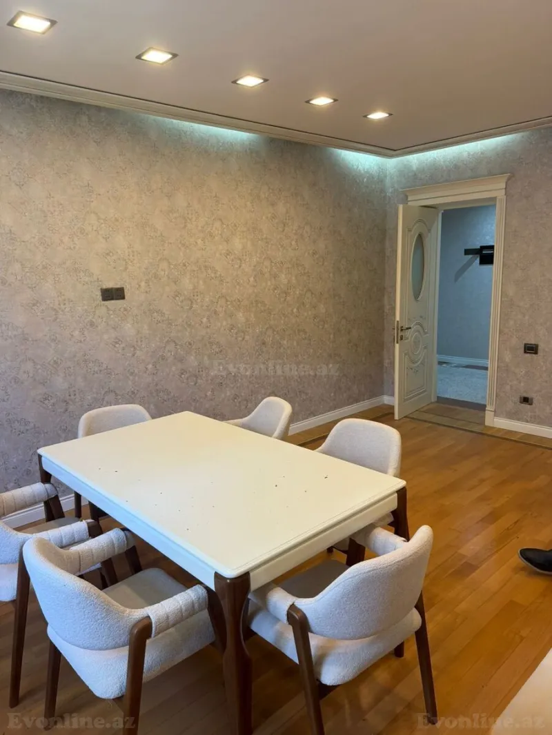 Kirayə verilir 3 otaqlı Mənzil Köhnə tikili 120 m² Bakı, Nəsimi r — Ruslan — Apartment