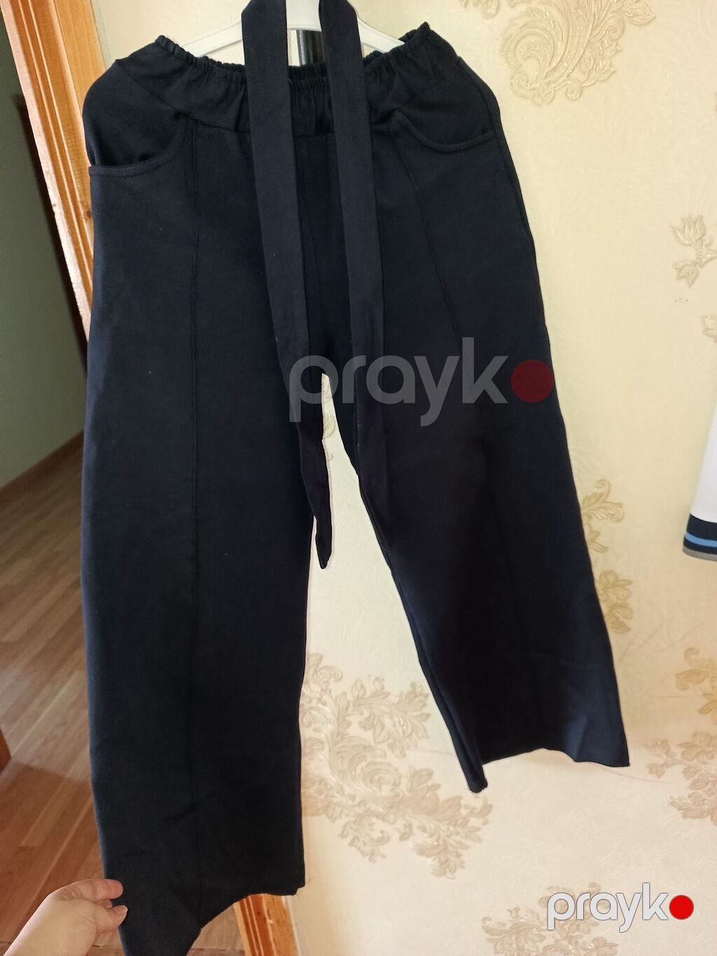 Məktəbli şalvarı ətəyi enli, materialı payızlıq tünd göy rəngdə. 1 — Məktəb forması, Xırdalan (6)