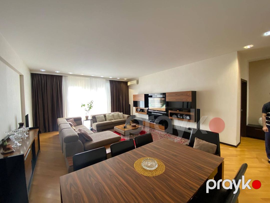 Satılır 4 otaqlı yeni tikili 200 m² — Mənzil, Bakı (2)
