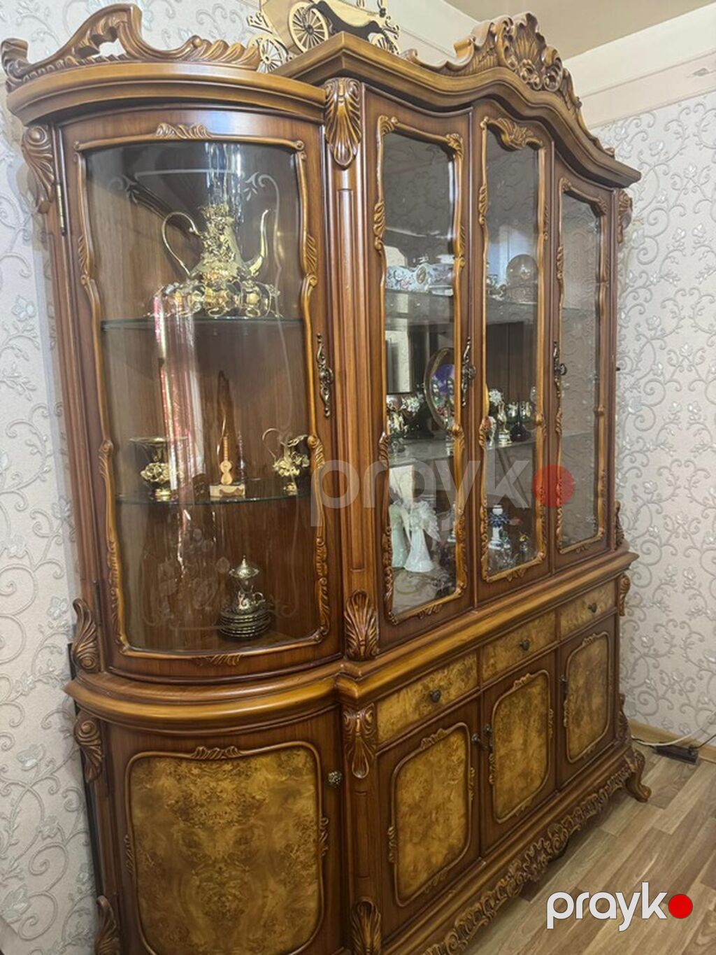 Klassik üslubda iri vitrin-bufet - Material: ağac karkas, ceviz — Qonaq otağı üçün, Bakı (3)