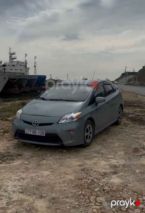 Toyota Prius, 1.8 L, 1.3 kWh, 2015 il, 373 368 km — Bakı