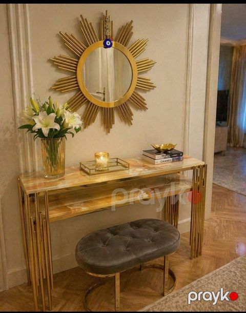 Konsol 450₼ .1900₼ hazirlanib .Temiz,mermerdi .Unvan A.Sultanova
