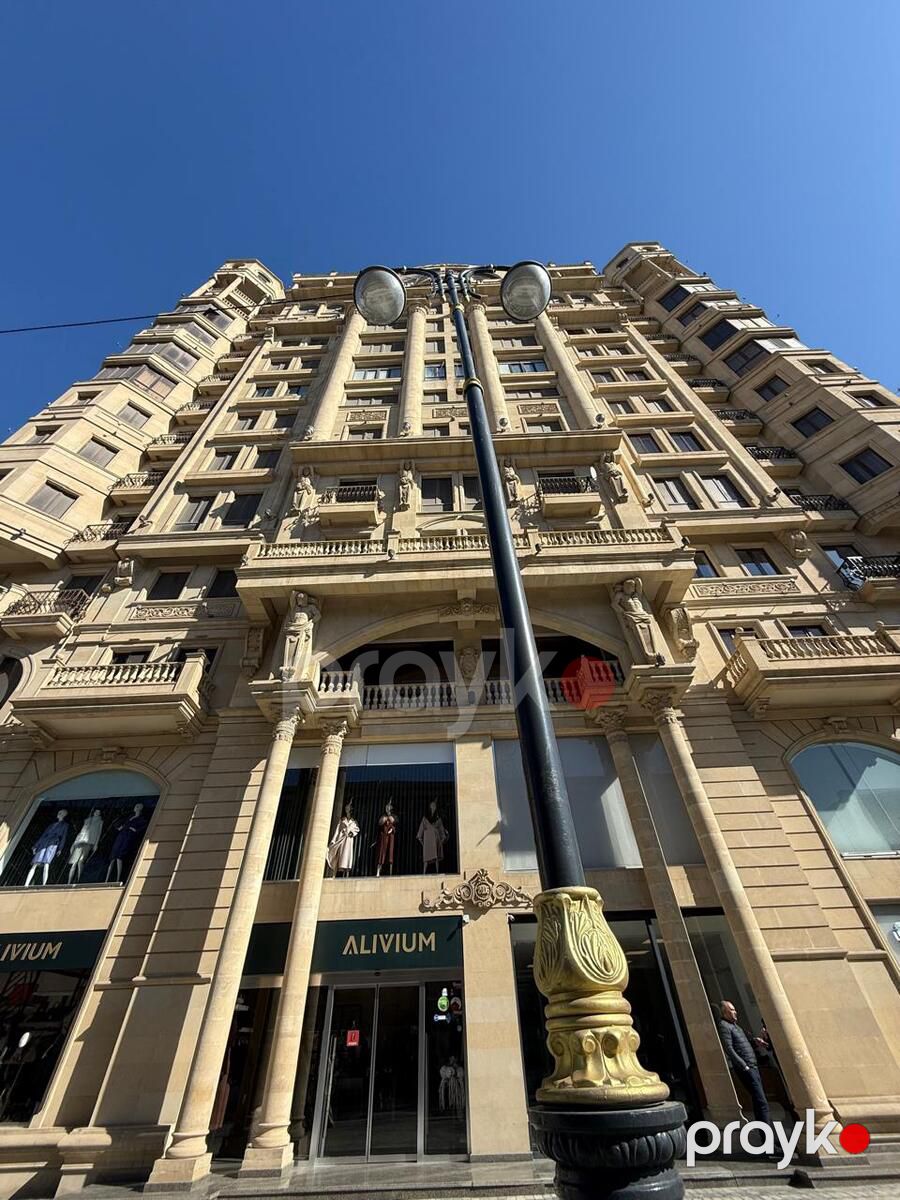 Satılır 5 otaqlı yeni tikili 300 m² — Mənzil, Bakı (2)