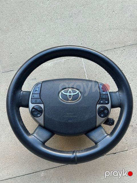 Toyota Prius sükanı — Bakı