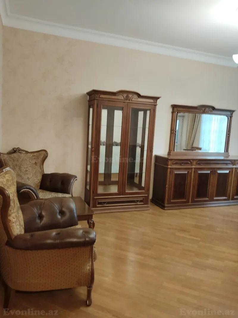 Kirayə verilir 3 otaqlı Mənzil Köhnə tikili 90 m² Bakı, Nizami r., Xalqlar Dostluğu m — Bakı