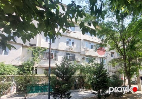 Satılır 3 otaqlı köhnə tikili 67 m²