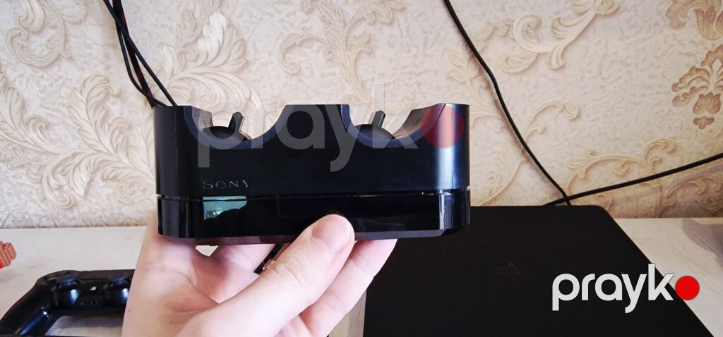 Playstation 4 Slim 512GB Состояние - идеальное. В комплекте — Oyun konsolları, Bakı (4)