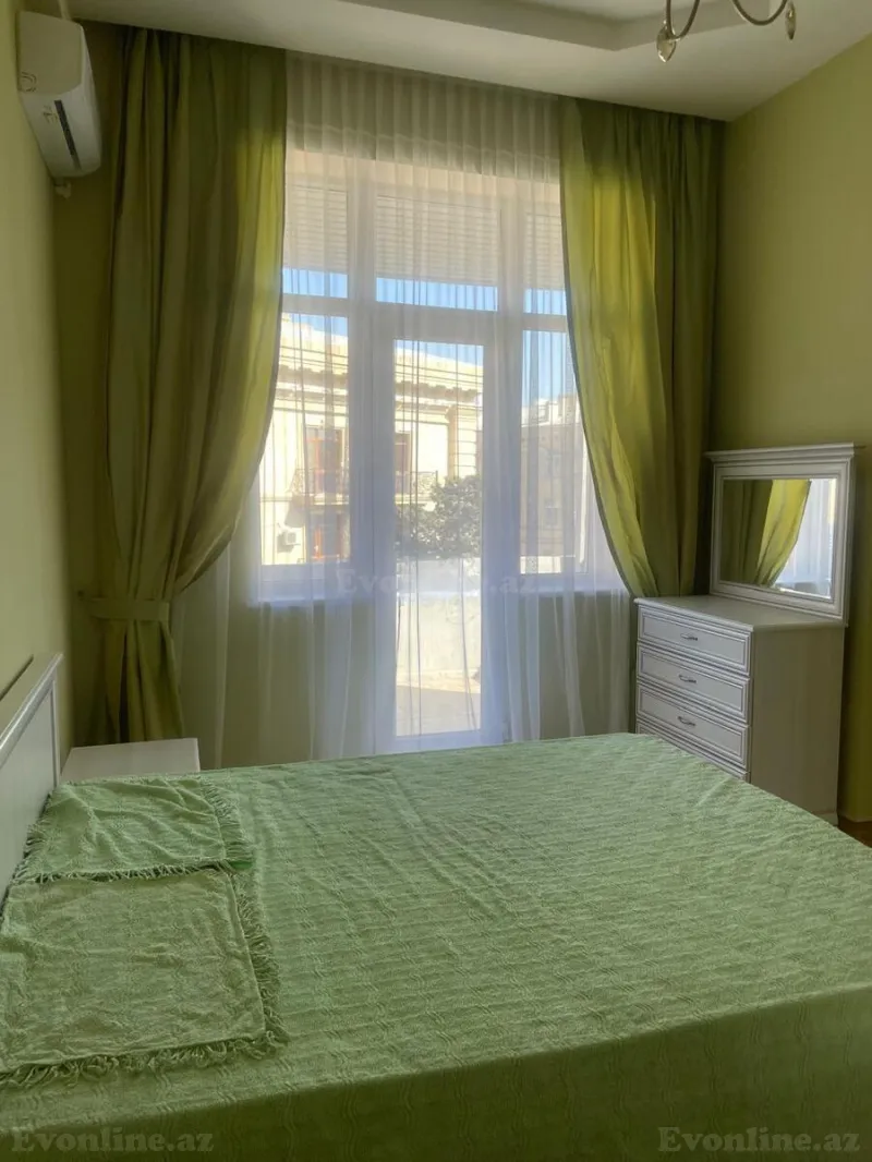 Kirayə verilir 4 otaqlı Mənzil Köhnə tikili 130 m² Bakı, Səbail r., 28 May m — Mənzil, Bakı (5)