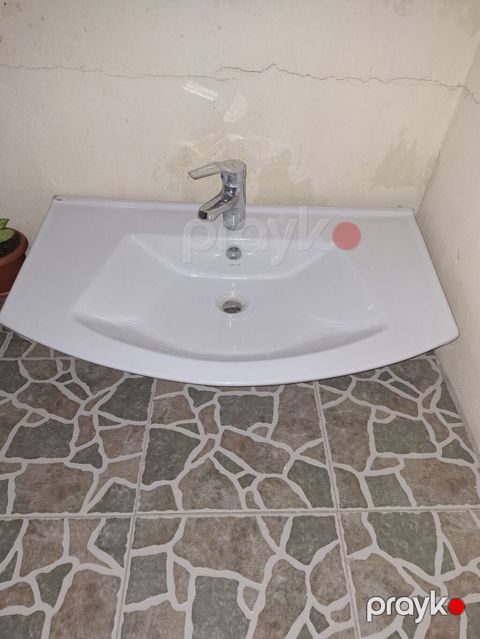 Mətbəx/hamam üçün keramika üzlüklü divarüstü əl-üz yuma lavabosu. 80 — Bakı
