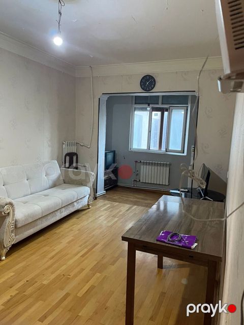 Satılır 2 otaqlı köhnə tikili 55 m²