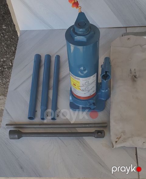 Weber-hydraulık şüşə tipli hidravlik domkrat 3.300kq. istifadə — Masazır