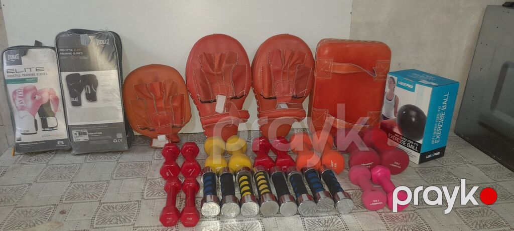Fitnes və boks üçün komplekt inventar Tərkib: - Müxtəlif çəkilərdə — Digər simulyatorlar, Bakı (6)