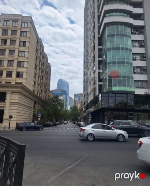 Satılır 4 otaqlı yeni tikili 212 m²