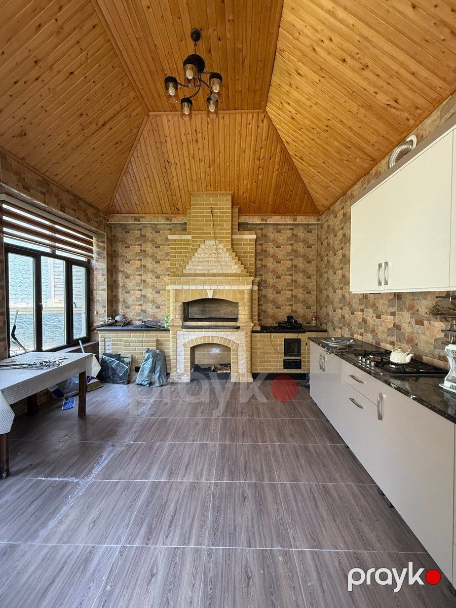 Villa, Bəhruz Nuriyev küç — Ev, villa, Bakı (4)