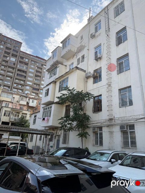Satılır 3 otaqlı köhnə tikili 68 m²
