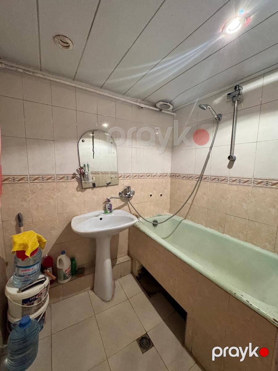 Satılır 2 otaqlı köhnə tikili 65 m² — Mənzil, Bakı (8)