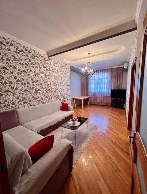 Satılır 3 otaqlı köhnə tikili 70 m² — Bakı