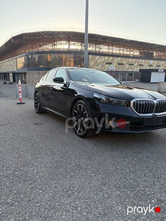 BMW i5, 81.2 kWh, 2024 il, 33 000 km — Avtomobillər, Bakı (4)