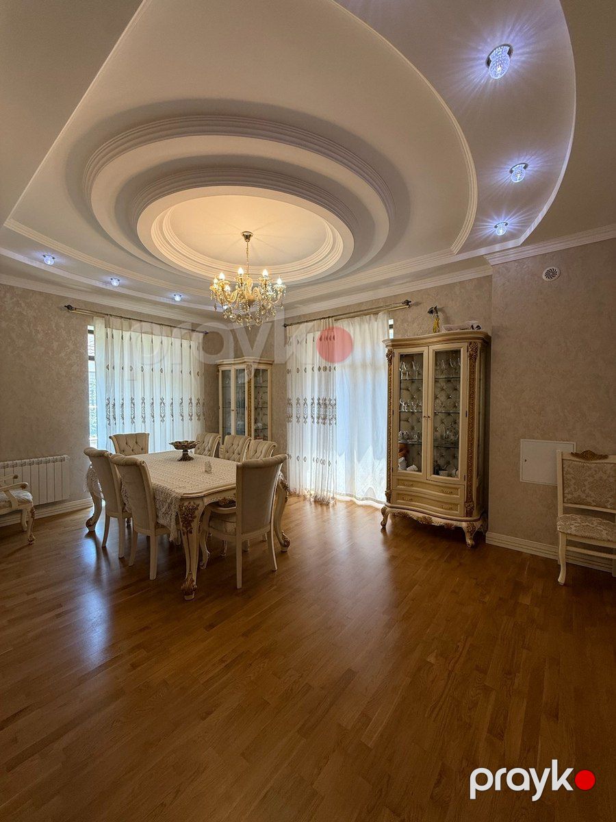 Villa, Bəhruz Nuriyev küç — Ev, villa, Bakı (10)