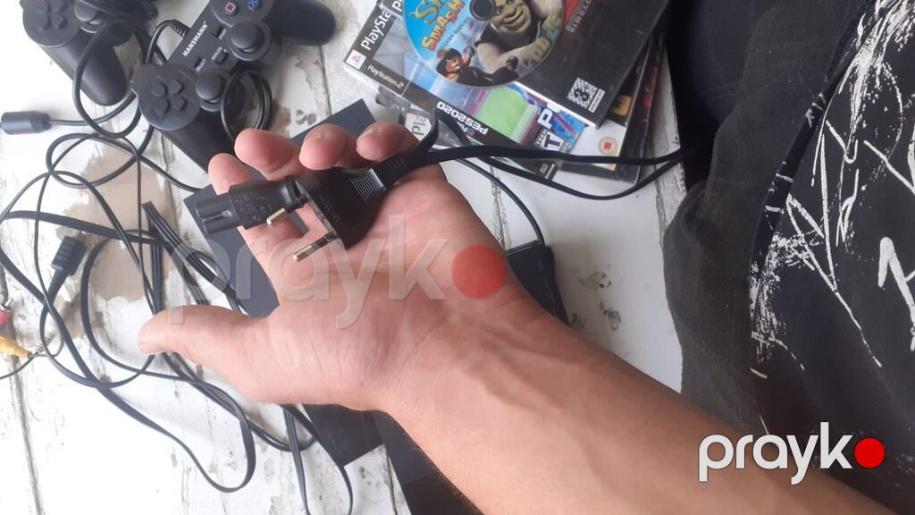 PlayStation 2 Slim oyun konsolu dəsti Komplekt: - PS2 Slim konsol - 2 — Oyun konsolları, Bakı (9)