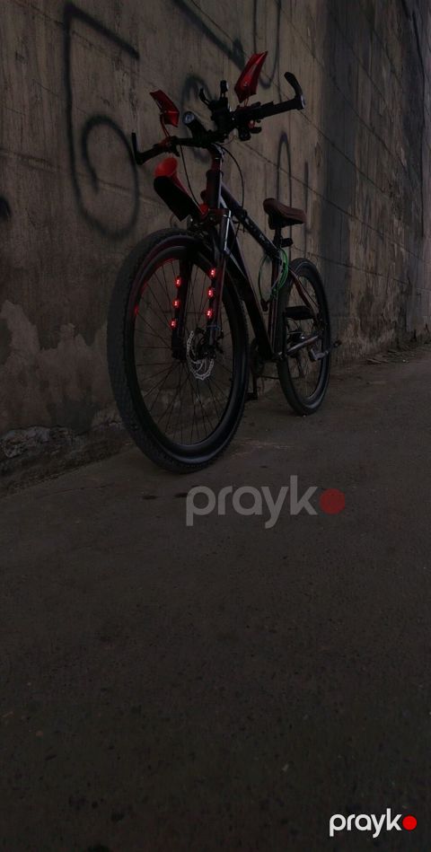Yol velospedidir istiyen olsa elaqe saxlasin etrafli melumat verilecey — Bakı