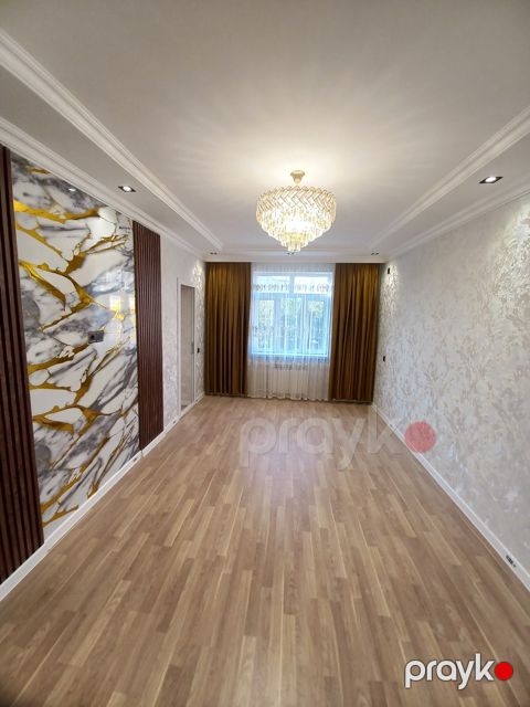 Satılır 2 otaqlı köhnə tikili 65 m²