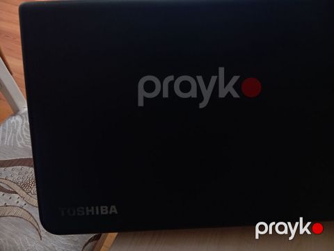 Toshiba noutbuk - Brend: Toshiba - Korpus: mat qara örtük, sol — Bakı