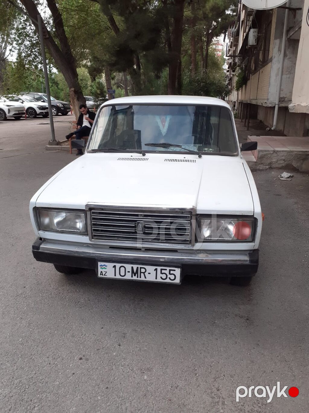 VAZ 2107, ağ rəng, sedan kuzov. Xüsusiyyətlər: - Benzin mühərriki — Avtomobillər, Bakı (6)