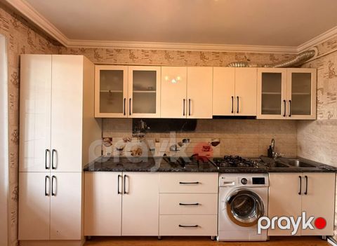 Mətbəx mebeli satılır 550₼. Ölçü 3.67. Üzərində moyka verilir. 1 ildir