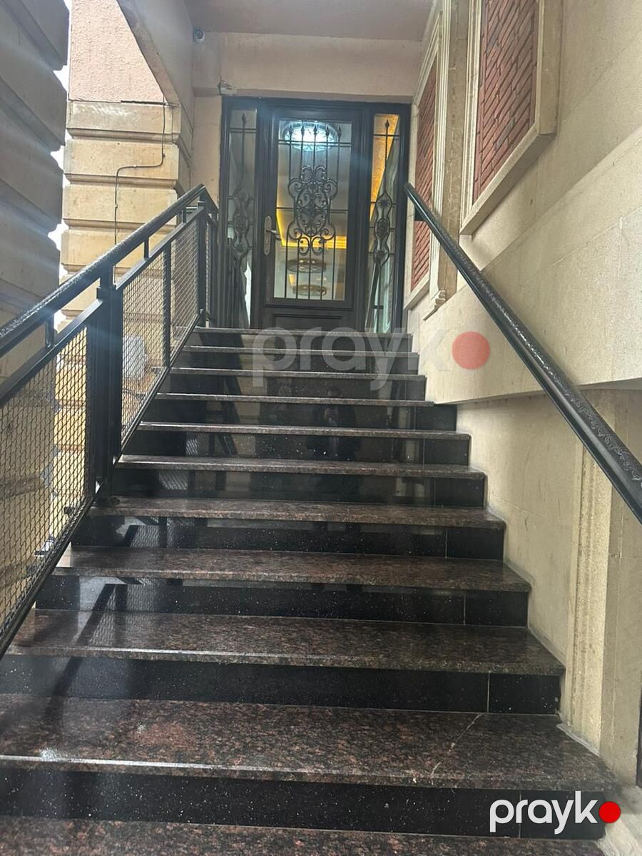 Satılır obyekt 370 m² — Əmlak, Bakı (2)