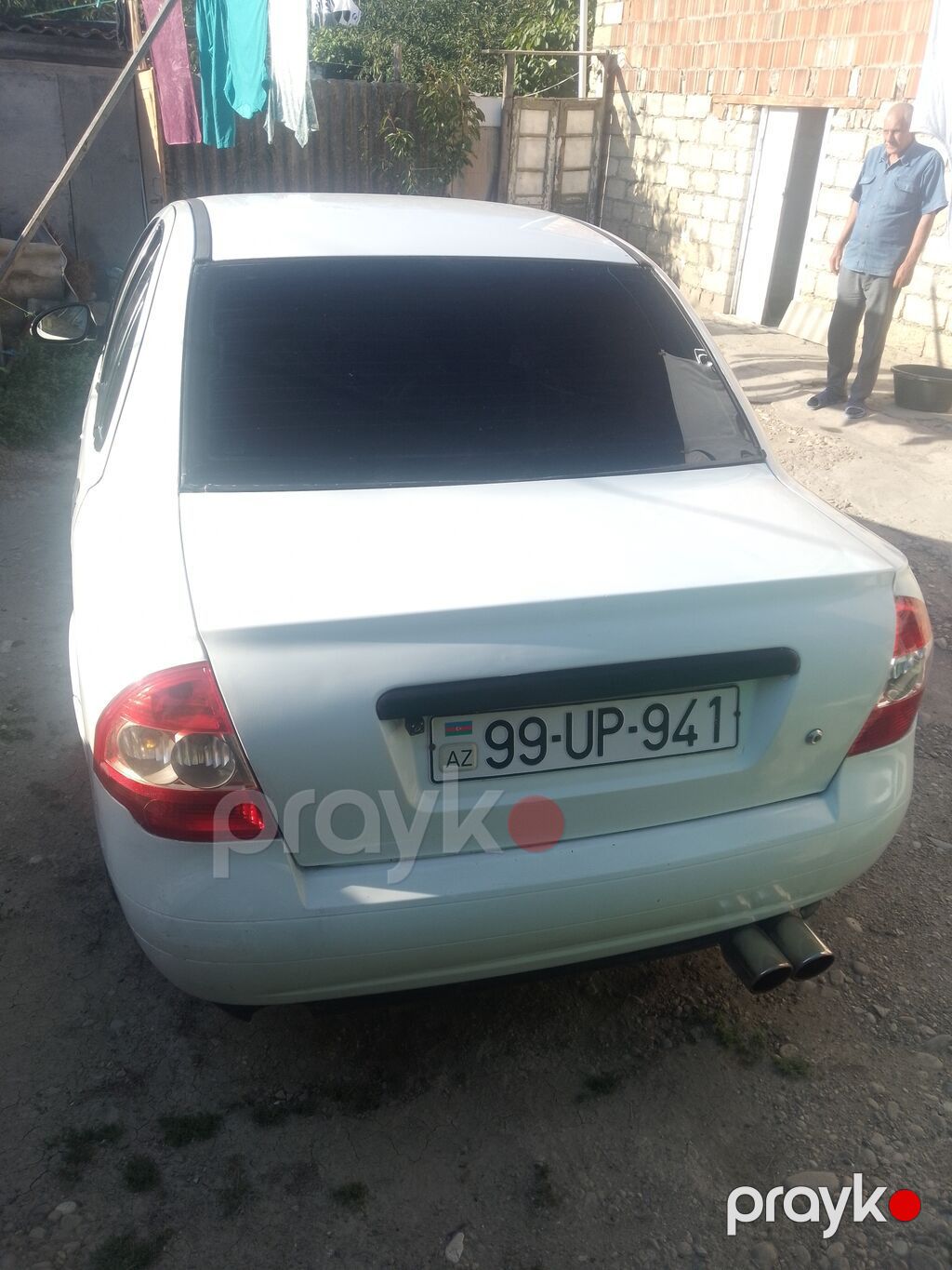 Ağ rəngli sedan avtomobil - Kuzov: 4 qapılı sedan, ağ rəng - Yüngül — Avtomobillər, Şabran (3)