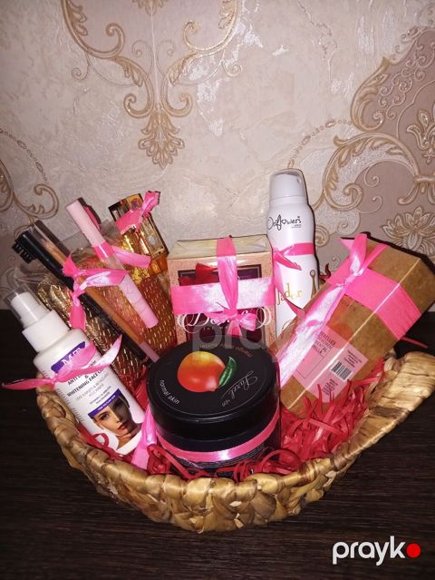 Hədiyyəlik kosmetik dəst – bükülü səbətdə Tərkib: - Mango ekstraktlı — Bakı