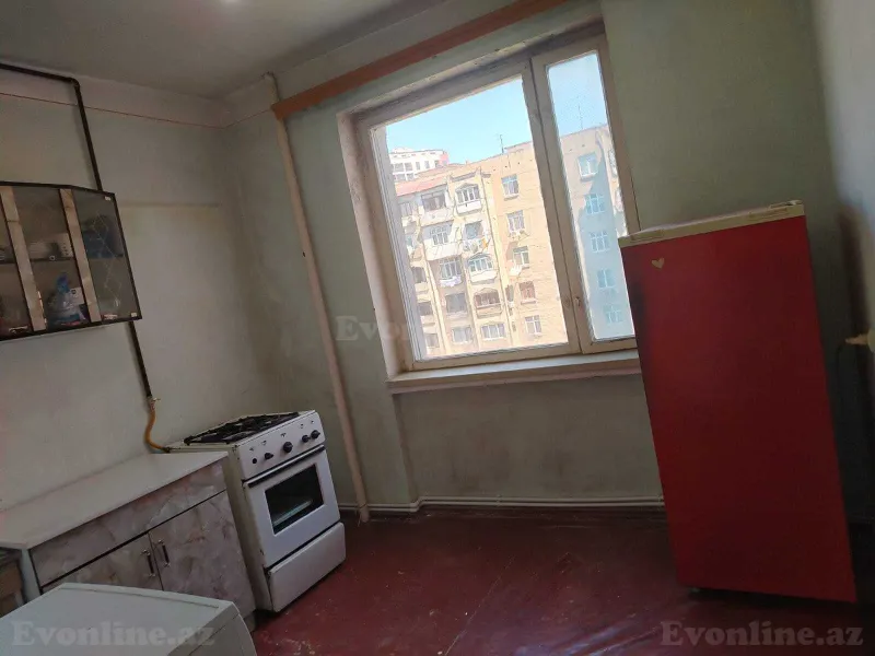 Satılır 2 otaqlı Mənzil Köhnə tikili 70 m² Bakı, Binəqədi r., Azadlıq prospekti m — Mənzil, Bakı (4)