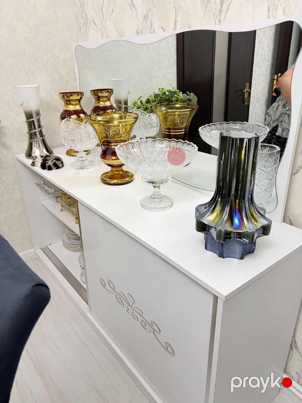 İşlənmiş, Güzgülü — Komodlar və tumbalı, Xırdalan (3)