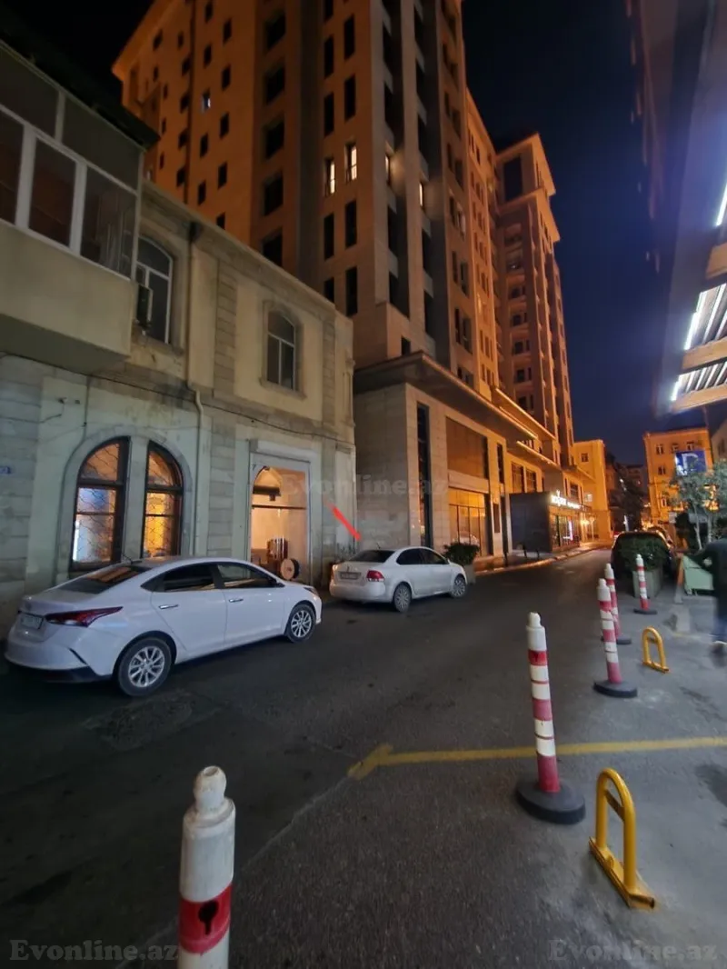 Satılır Obyekt 480000 m² Bakı, Nəsimi r., 28 May m — Muxtar — Obyekt