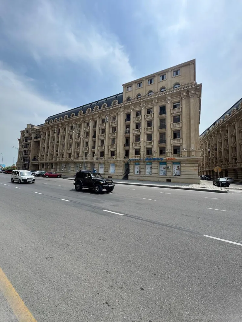 Satılır 3 otaqlı Mənzil Yeni tikili 85 m² Bakı, Səbail r., Bayıl — Bakı