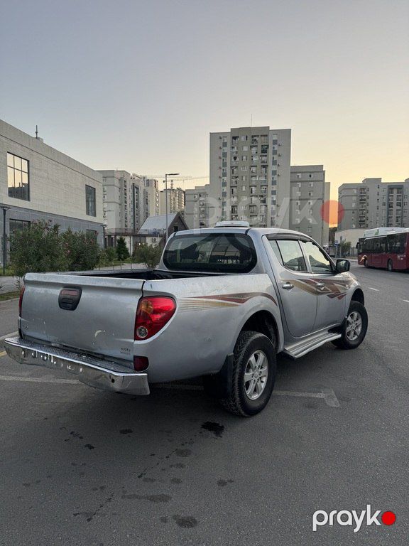 Mitsubishi L200, 2.5 L, 2013 il, 299 798 km — Avtomobillər, Bakı (6)