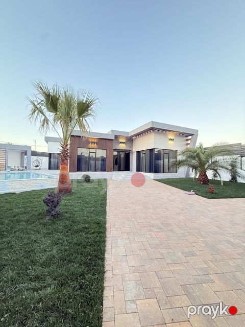 Satılır 5 otaqlı həyət evi/bağ evi 260 m² — Bakı