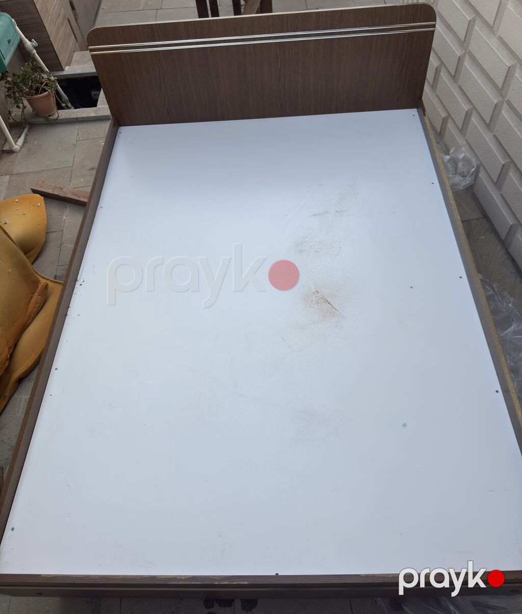 Taxta çarpayı - Material: Laminat/taxta karkas, ağ rəngli səthli — Yataqlar, Masazır (2)