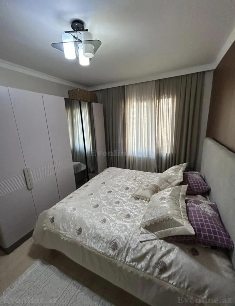 Satılır 4 otaqlı Mənzil Köhnə tikili 110 m² Bakı, Yasamal r., İnşaatçılar m., Yeni Yasamal — Mənzil, Bakı (4)