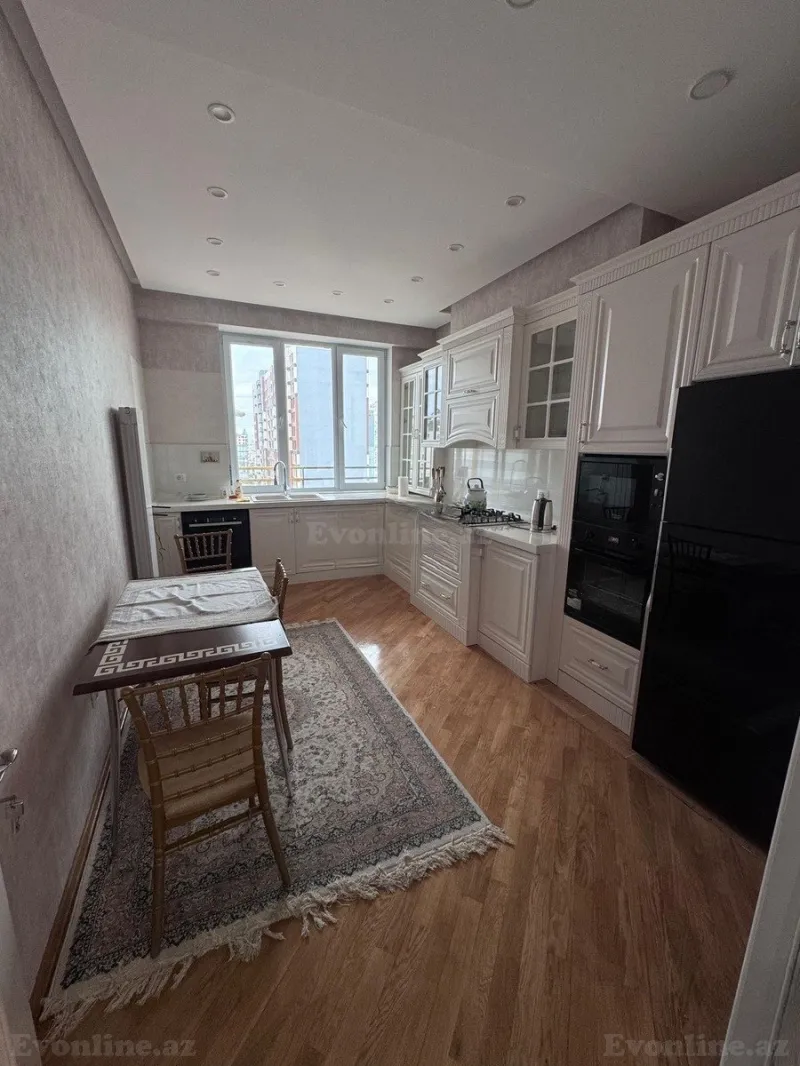 Kirayə verilir 3 otaqlı Mənzil Yeni tikili 130 m² Bakı, Nəsimi r — İshaq — Apartment
