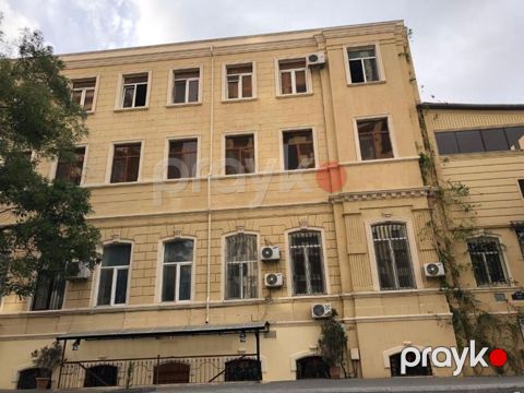 Satılır obyekt 330 m² — Bakı