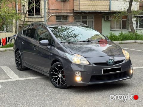 Toyota Prius 30 kuza icarəsi — Bakı
